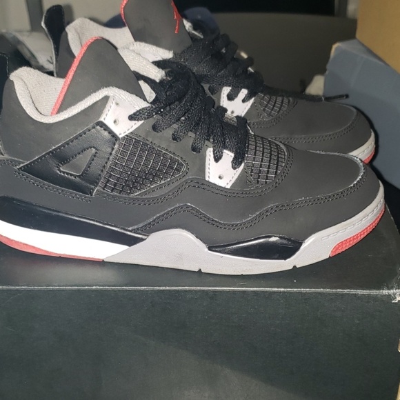 Jordan 3s - Picture 3 of 4